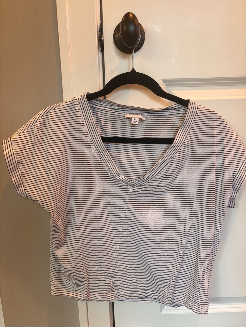 Evereve Striped V-Neck Boxy Tee in White and Black